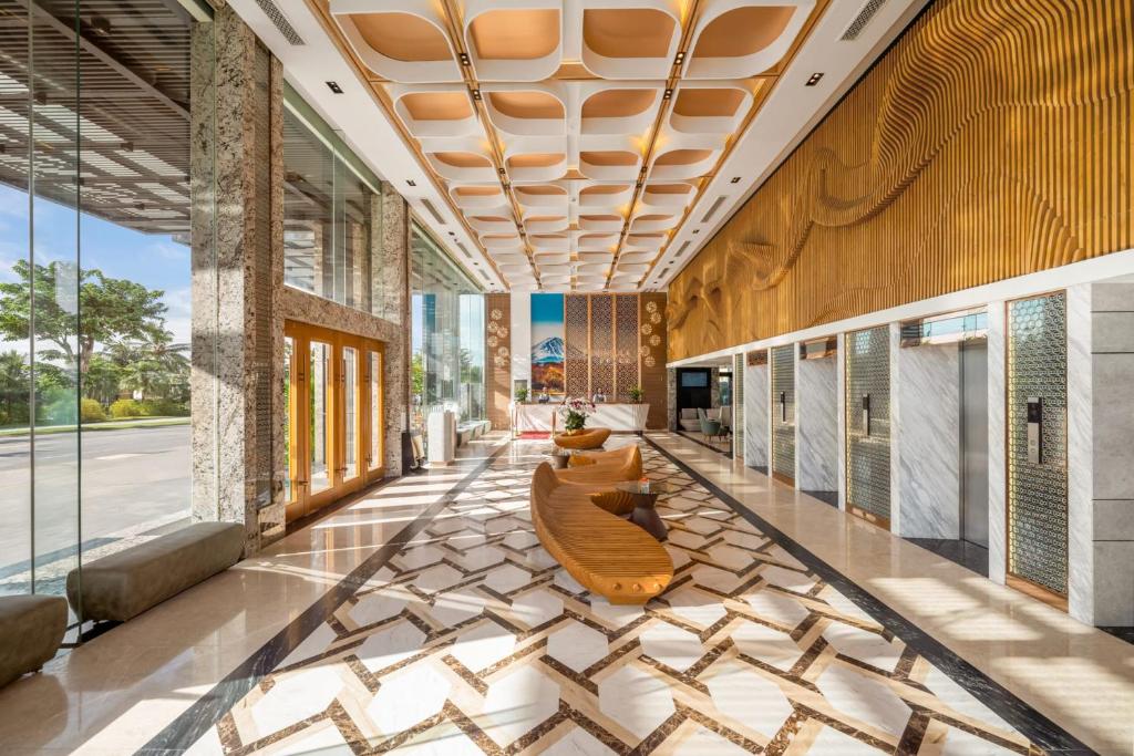 Lobby, Peninsula Hotel Danang in Da Nang