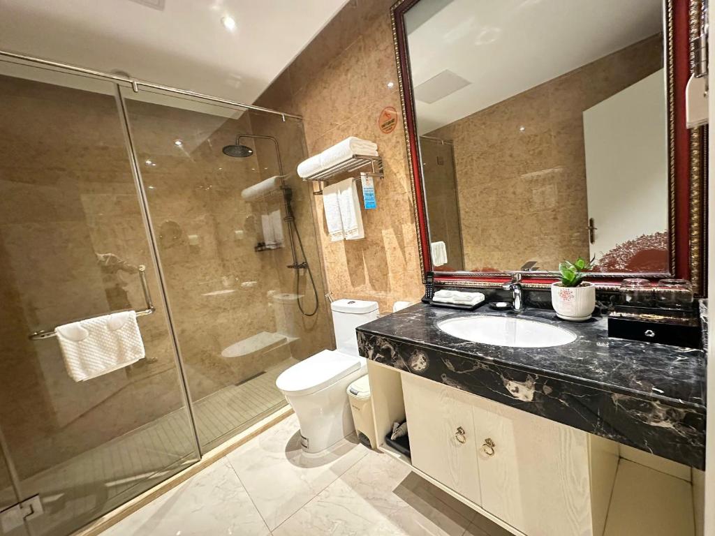 Hồng Vận Grand Hotel Móng cái