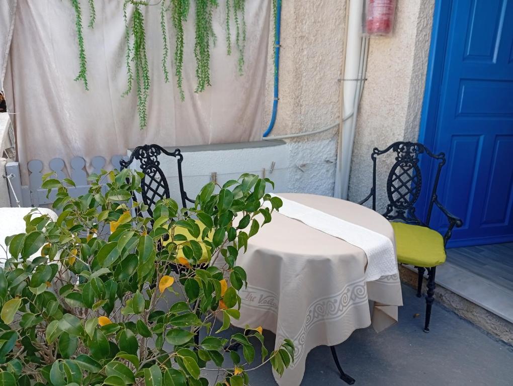 The Best — Restauracje i bary in Perissa, Wyspy Egejskie Południowe
