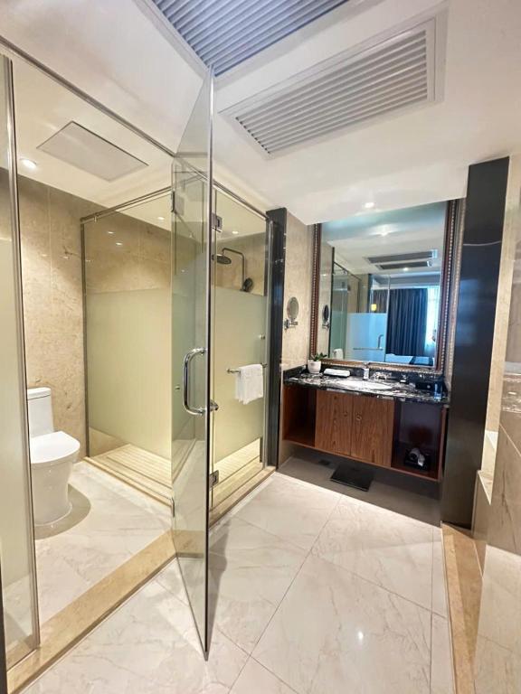 Hồng Vận Grand Hotel Móng cái