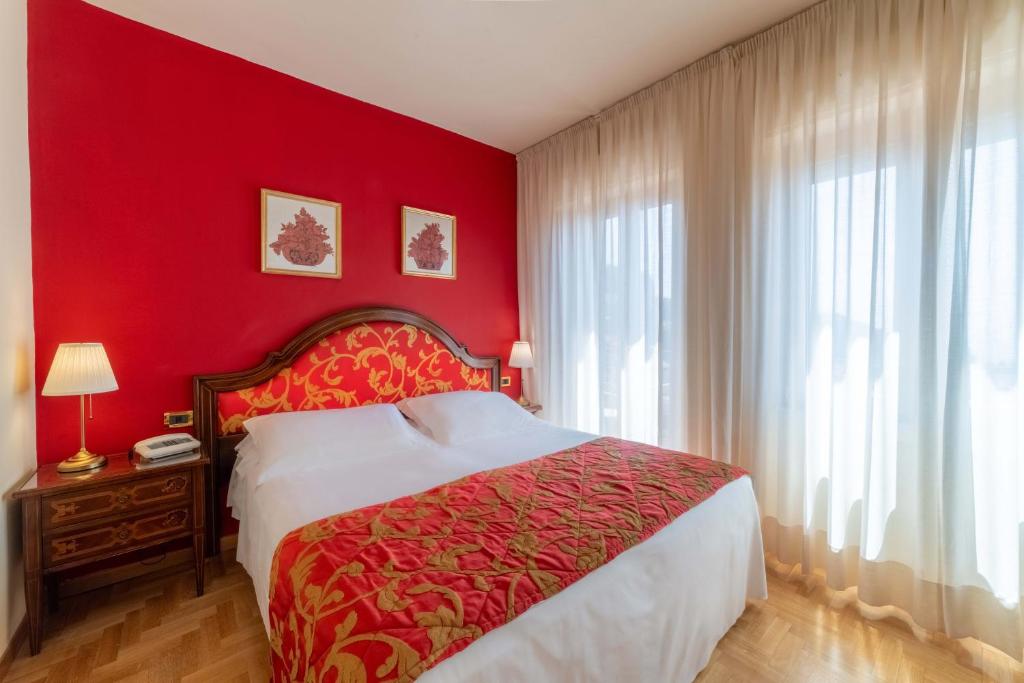 Isabella — Hotel rooms in Taormina, Sicily