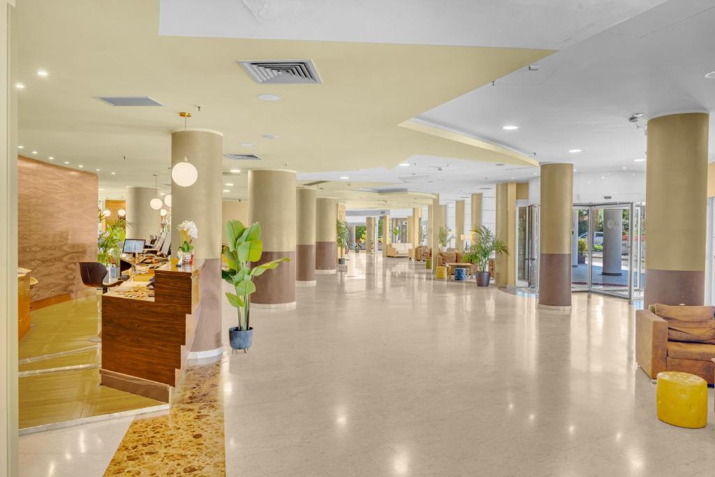 Lobby, Hotel Capannelle in Rome