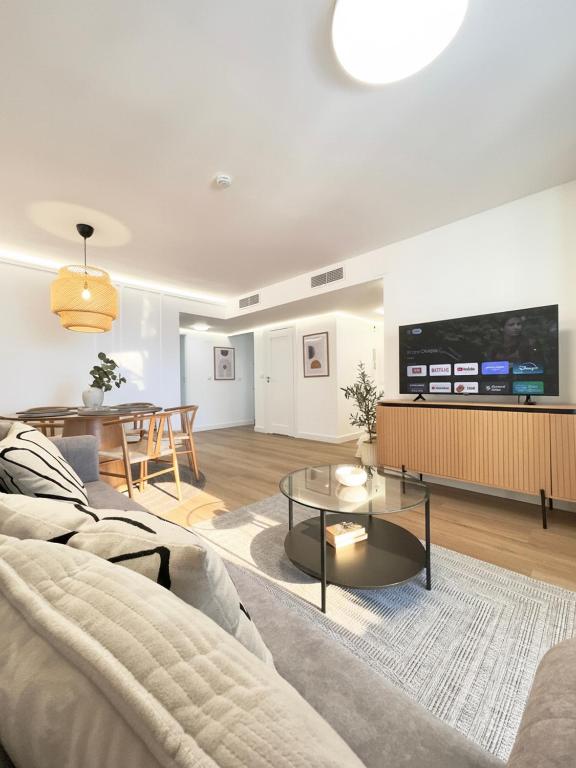 Casa Levante - Renovated Sea View Beach Apartment, Pool access, AC & Peñón de Ifach Views - Calpe Costa Blanca - 3