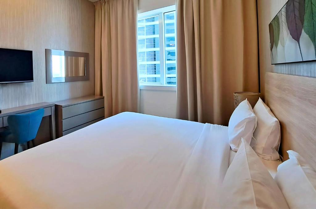 Shared lounge/TV area