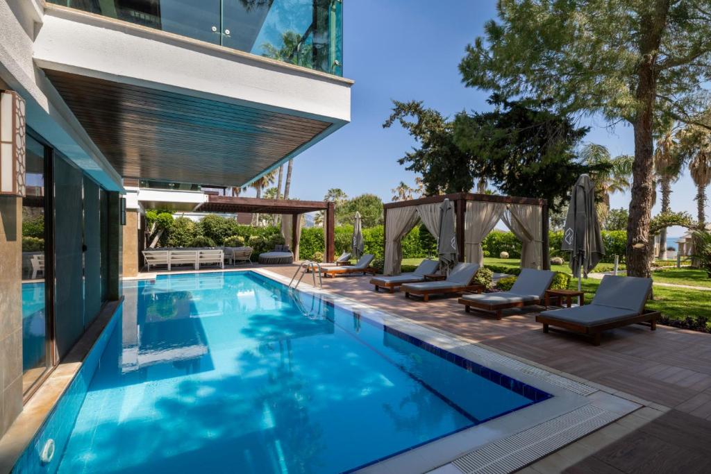 スイミングプール