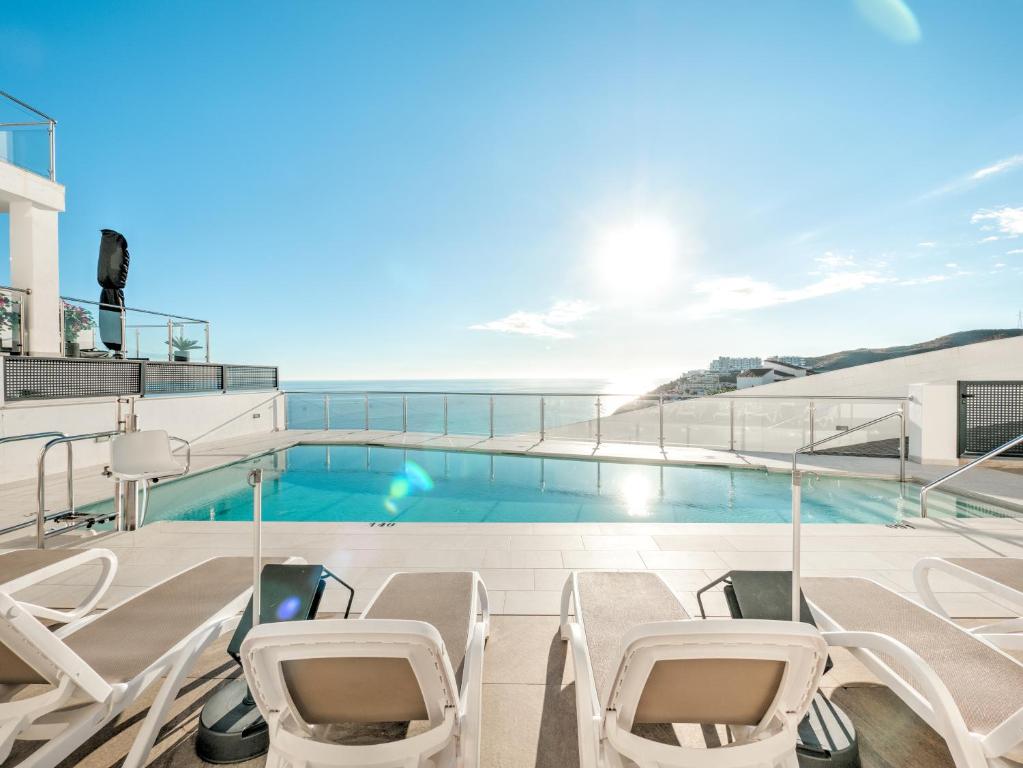 House with rooftop terrace, views and pool, Nerja - 2