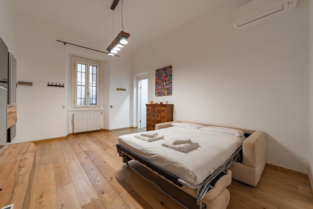 5 walk from Porta Venezia station, with 2 bedrooms - 4