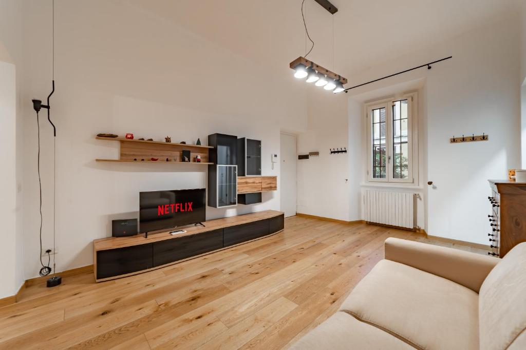 5 walk from Porta Venezia station, with 2 bedrooms - 5