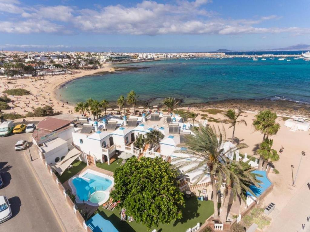 Apartamentos LIVVO Galera Beach — Hotel building in Corralejo, Canary Islands