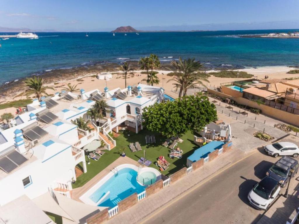 Apartamentos LIVVO Galera Beach — Hotel building in Corralejo, Canary Islands