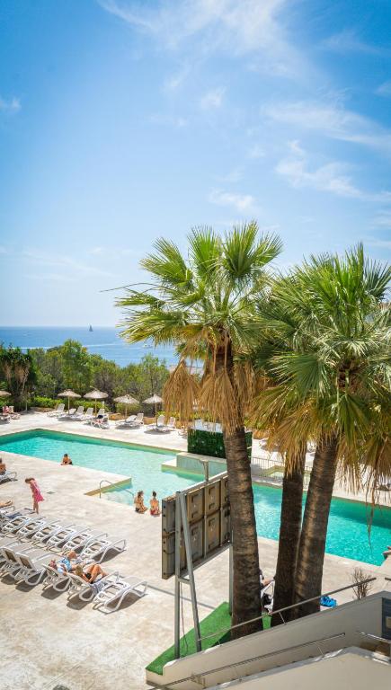Apartamentos Vistasol — Swimming pool in Magaluf, Balearic Islands