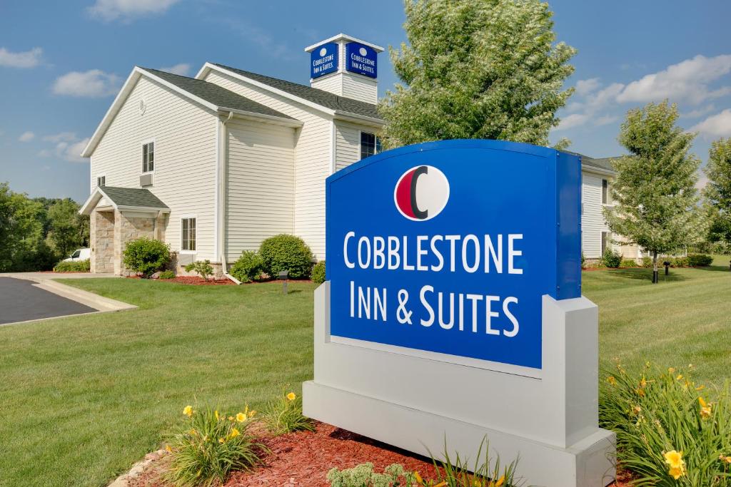 Cobblestone Inn And Suites Photo 0