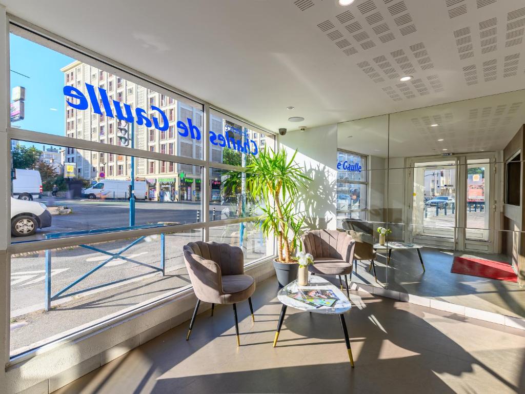 Lobby, Sejours and Affaires Pantin Charles De Gaulle in Paris