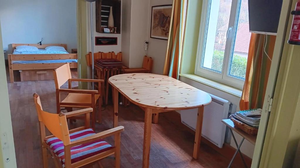 Appartement confortable à La Bresse avec terrasse - 4