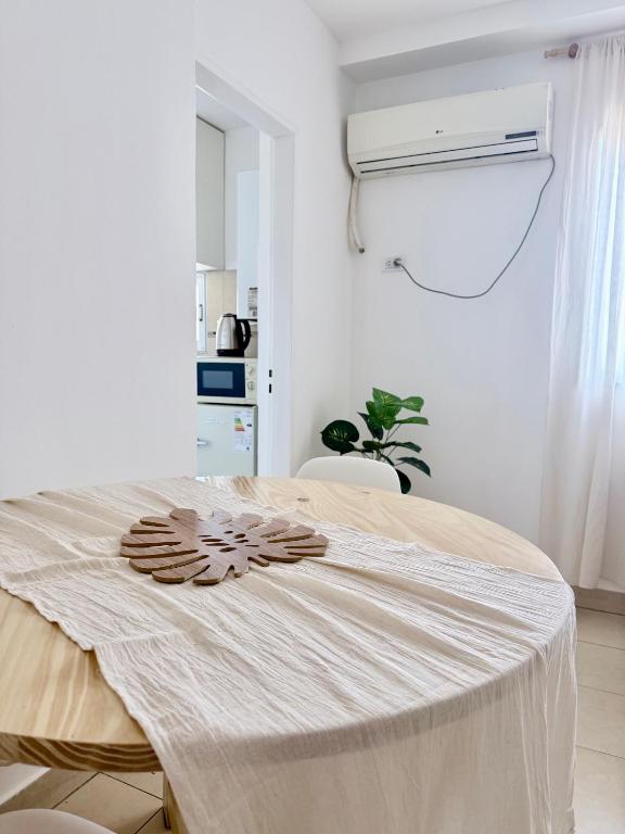 662 Boutique Apartment Pool - 2