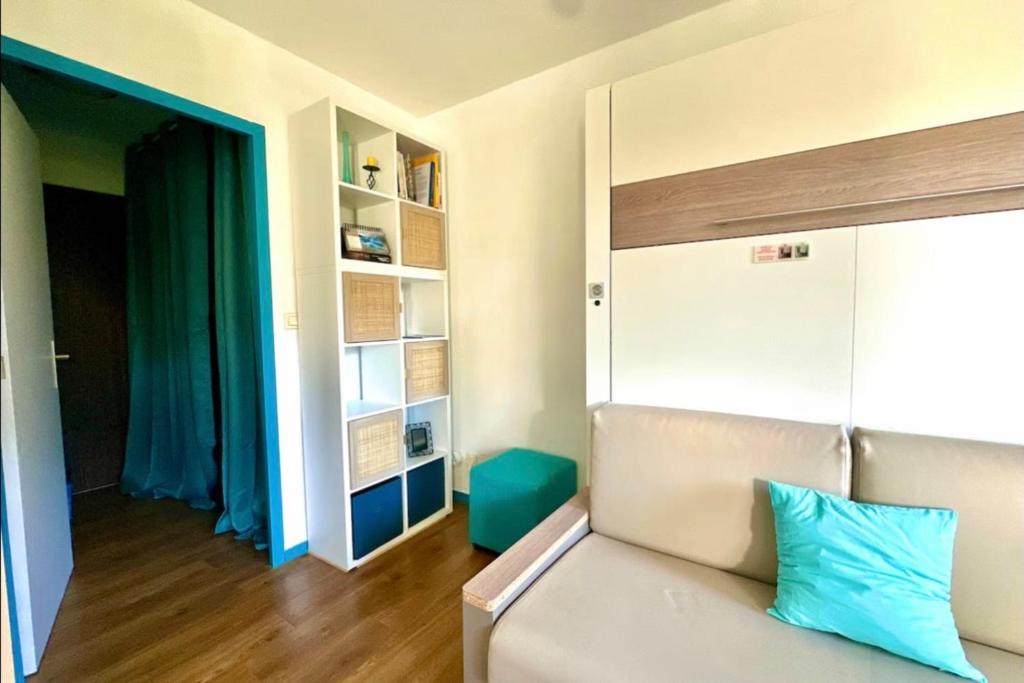 Charming bright studio in Mandelieu-la-Napoule - 4