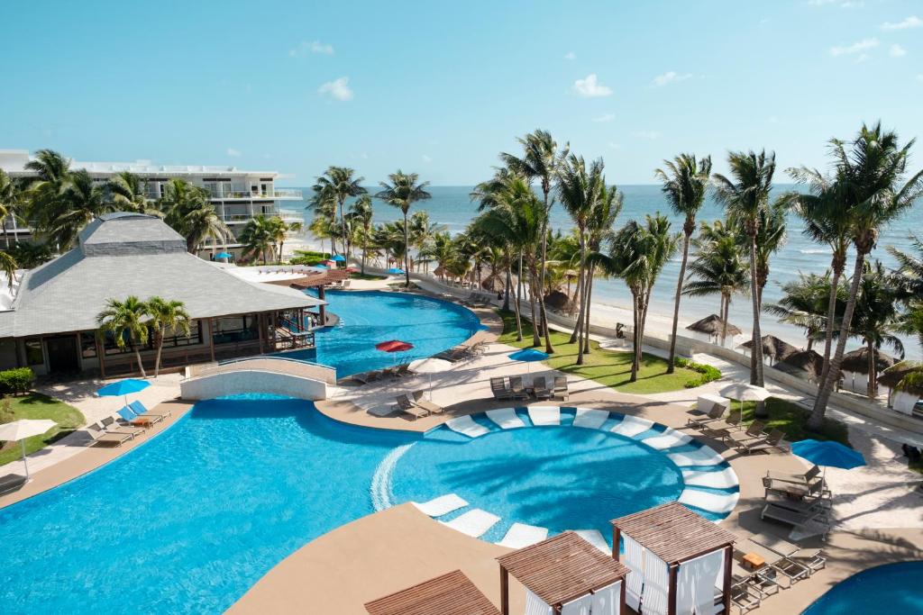 Iberostar Selection Riviera Cancun - All Inclusive — Swimming pool in Puerto Morelos, Quintana Roo