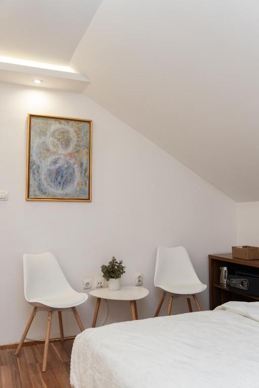 VENAC Belgrade Rooms - 1