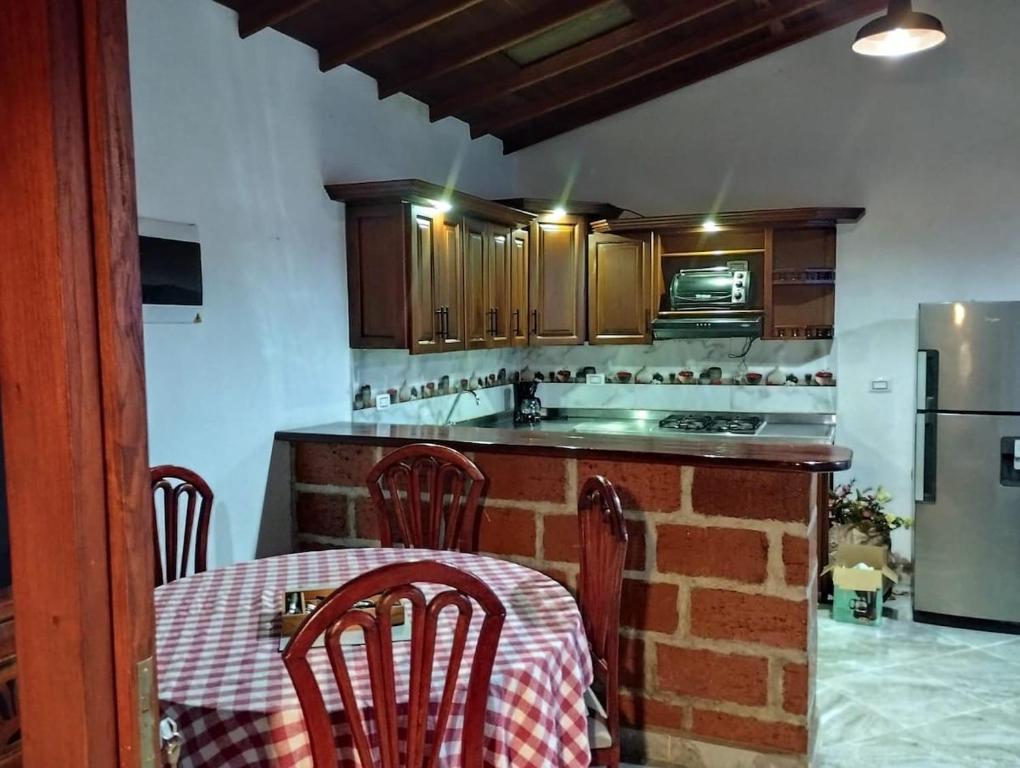 Apartamento amplio con balcón en Jardín, Antioquia - 3