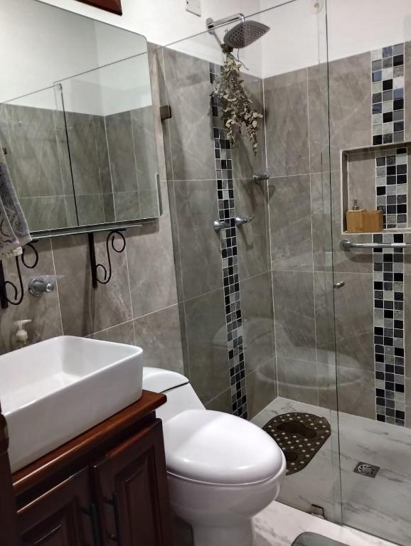 Apartamento amplio con balcón en Jardín, Antioquia - 5