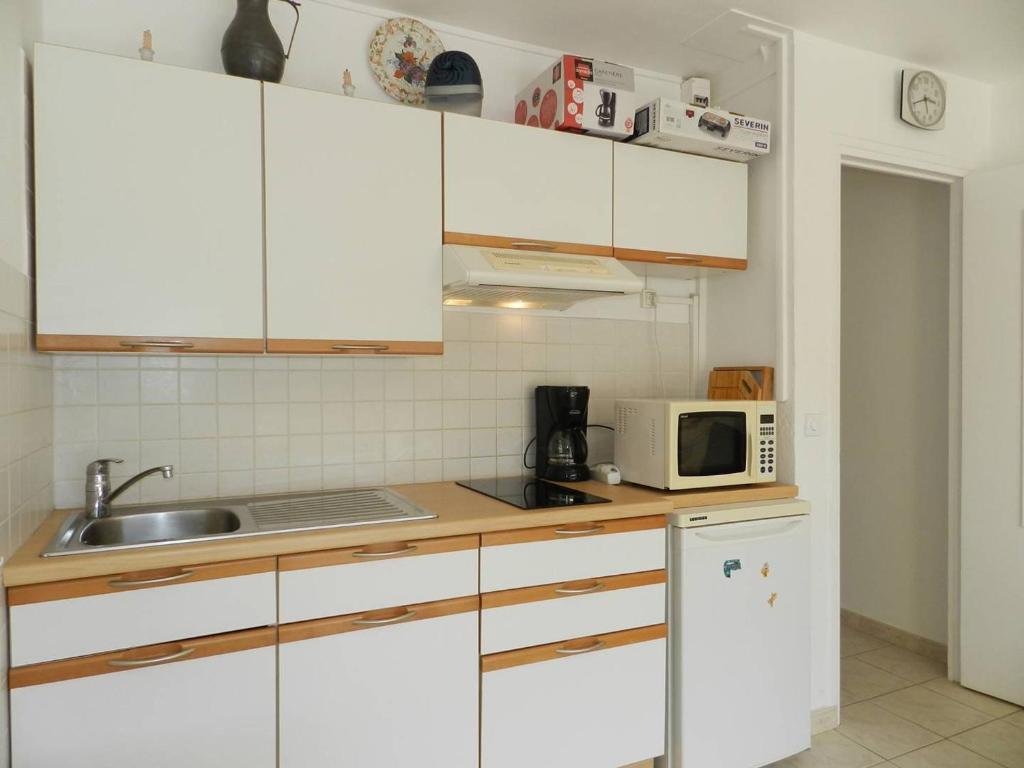 Appartement 2 pièces, Terrasse, Parking privatif, 150m Plage - FR-1-251-895 - 4