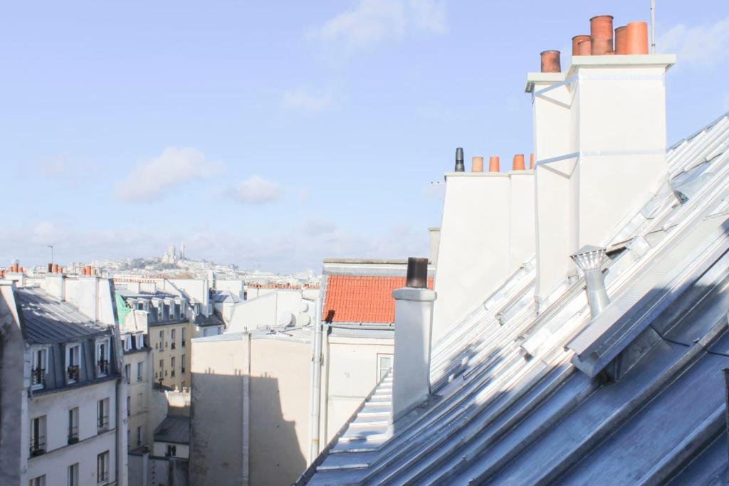 Charming apartment with a view in Paris - 1