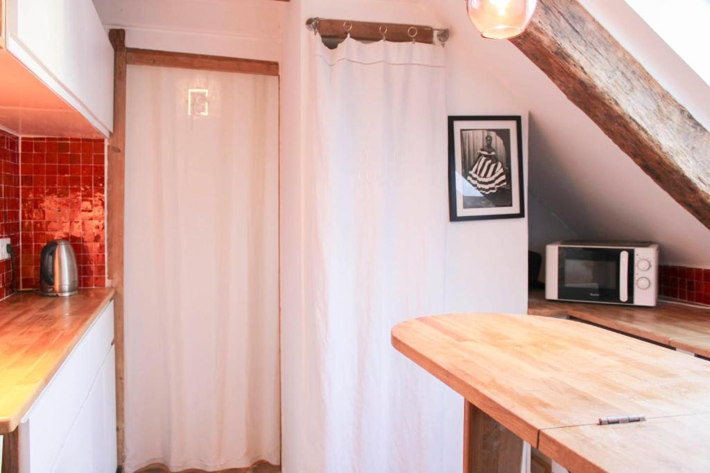 Charming apartment with a view in Paris - 4