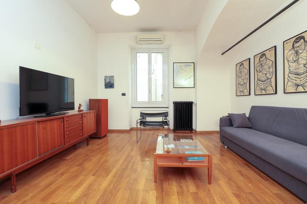 COZY LOFT IN THE VERY HEART OF OLD TOWN - 2