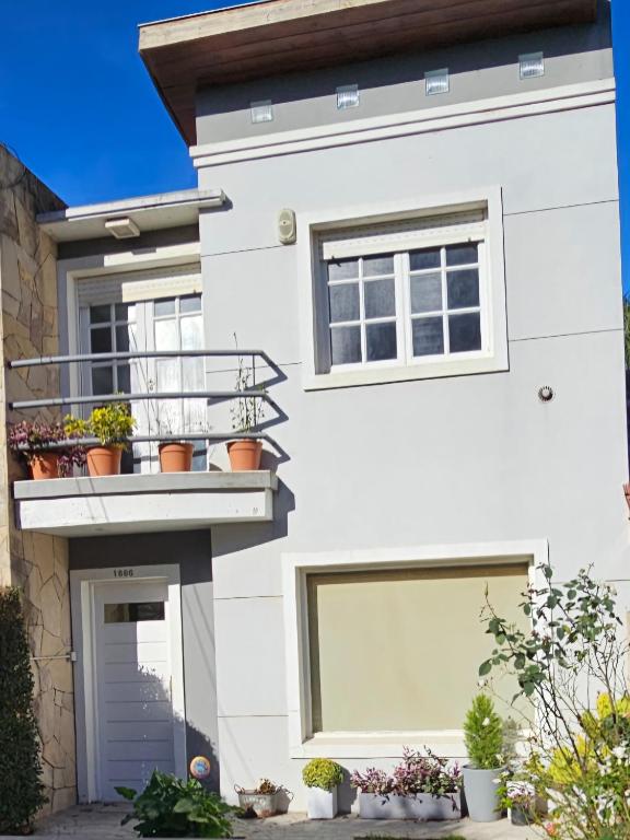 Duplex con Patio y Parrilla en Barrio Caisamar - 4