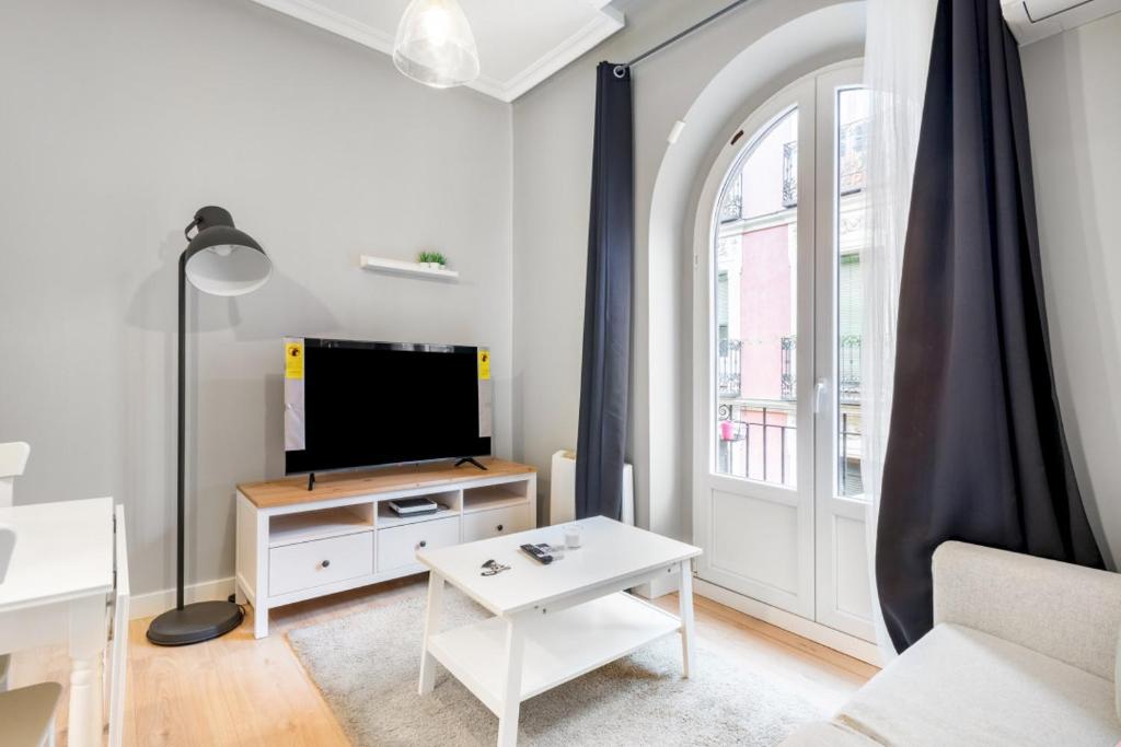 Refurbished Bright-2Bedrooms 1bathroom-Lavapies - 2