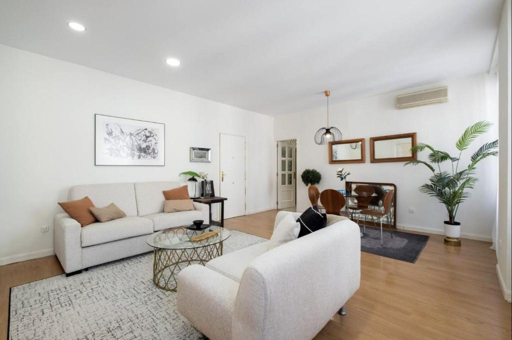 Cozy and bright- 1BED 1BATH- City center - 3