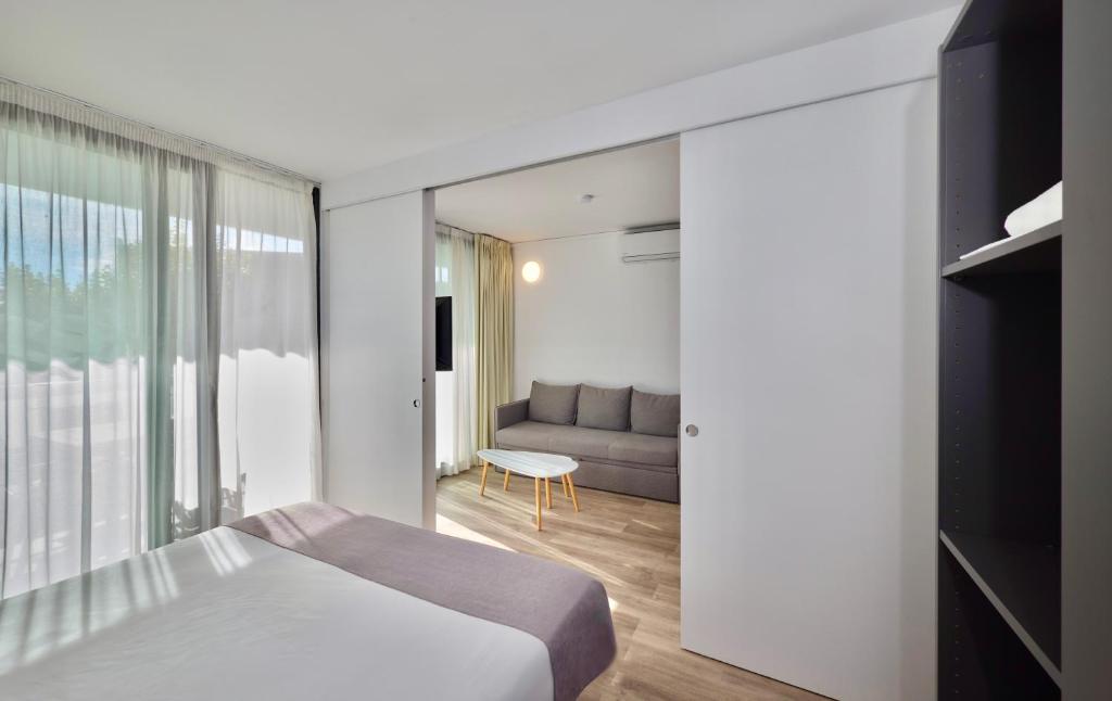 Aparthotel Comtat Sant Jordi - 4