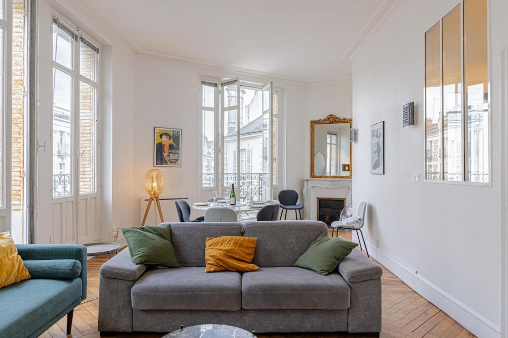 L'haussmannien - Spacieux appartement République - 1