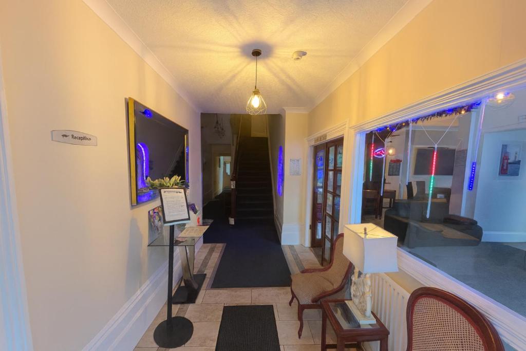 Lobby, Cecil Court Hotel in Bournemouth