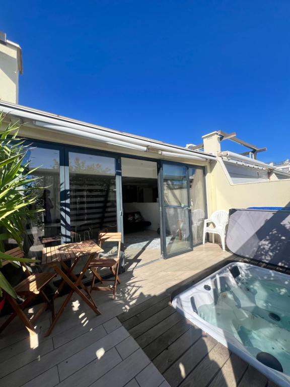 Villa 24, Port Nature, Village Naturiste Cap d'Agde - 2