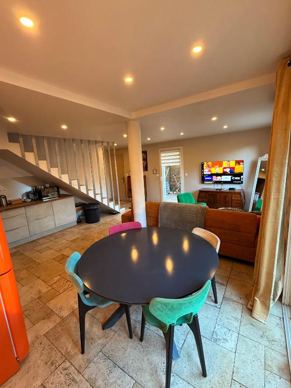 Maison avec Piscine et Jacuzzi Proche des plages - 4
