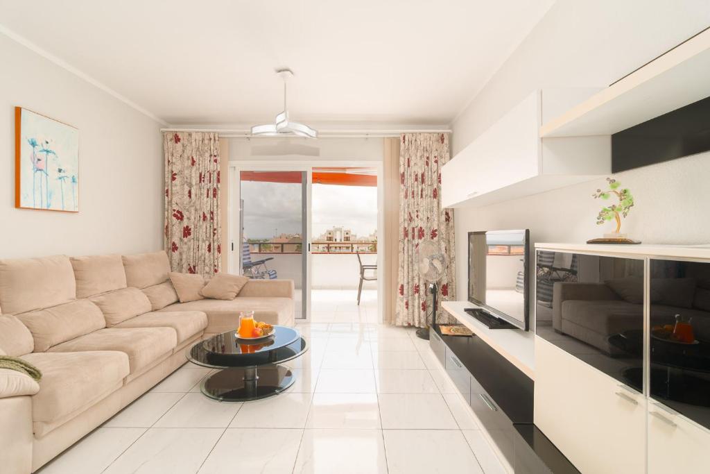 Spacious 2 bdr apartment heated pool, garage - 2
