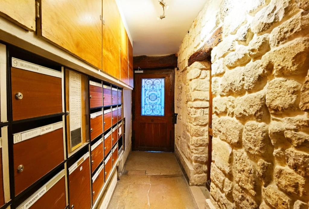 Studio Near Metro & Marais & Hotel de Ville & Seine - 5