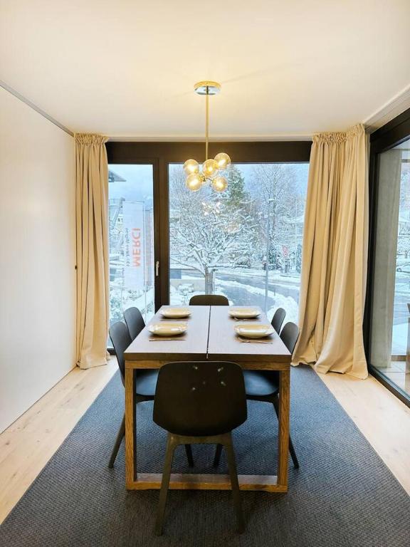 Mountain View Luxury Apartment at Interlaken West Station with Balcony, AC and BBQ - 2