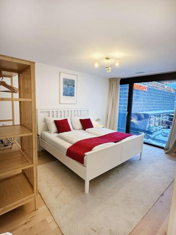 Mountain View Luxury Apartment at Interlaken West Station with Balcony, AC and BBQ - 3