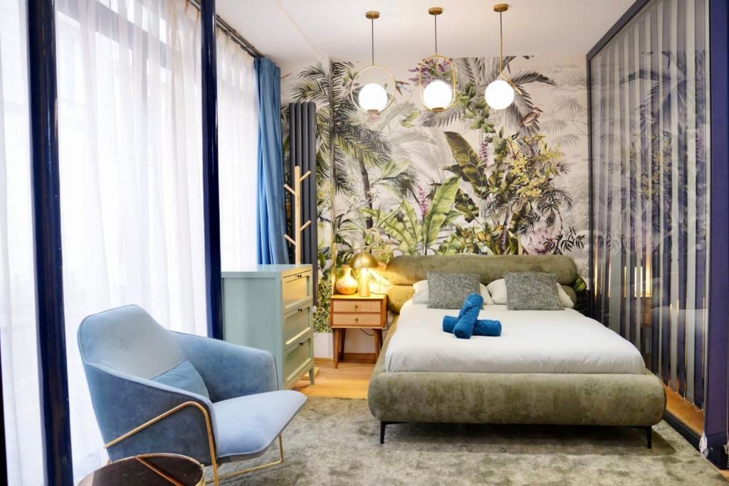 Modern Duplex - 5 rooms - Paris City Center - 1