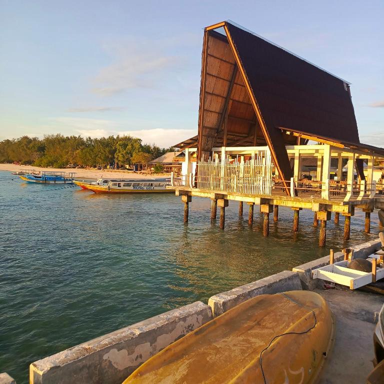 アミーゴス バンガローズ ギリ メノ (AMIGOS BUNGALOWS GILI MENO)