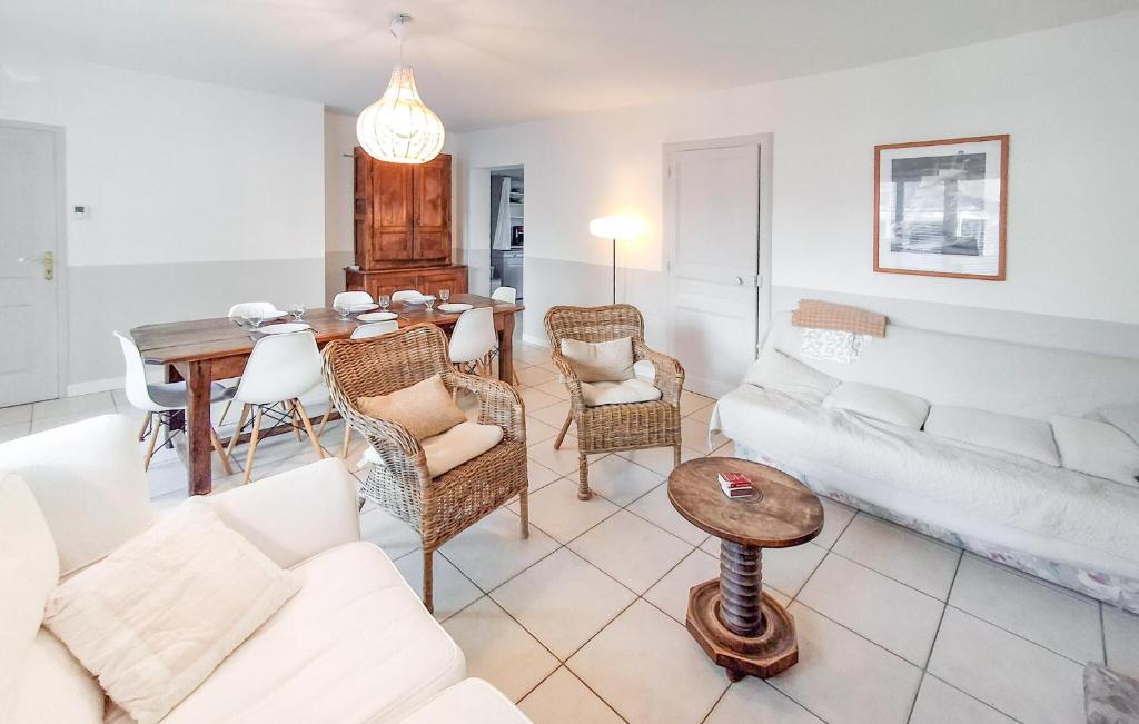 3 Bedroom Cozy Apartment In Carnac - 3