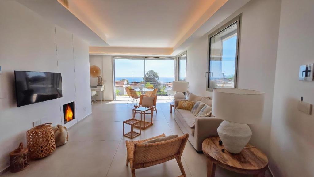 SHATI LUXURY - Private Heated Pool- steps from beach - 3