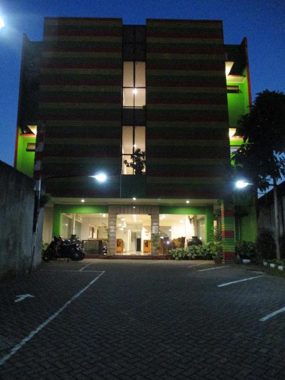 Hotel caravan photo