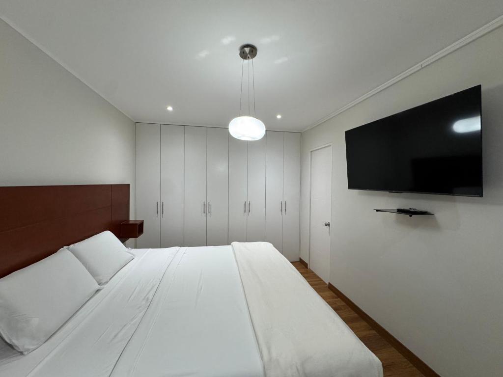 2 Bedroom Miraflores Apartment Down Town - 2