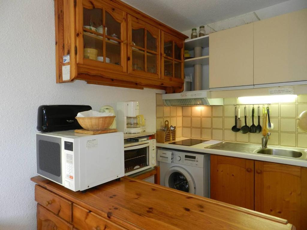 Studio coin nuit avec terrasse et parking privatif à Bormes-les-Mimosas - FR-1-251-900 - 5