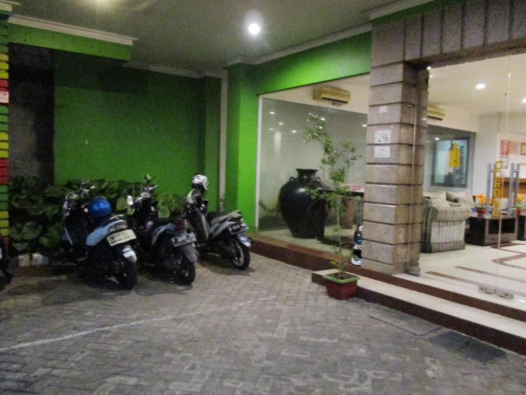 Hotel caravan photo