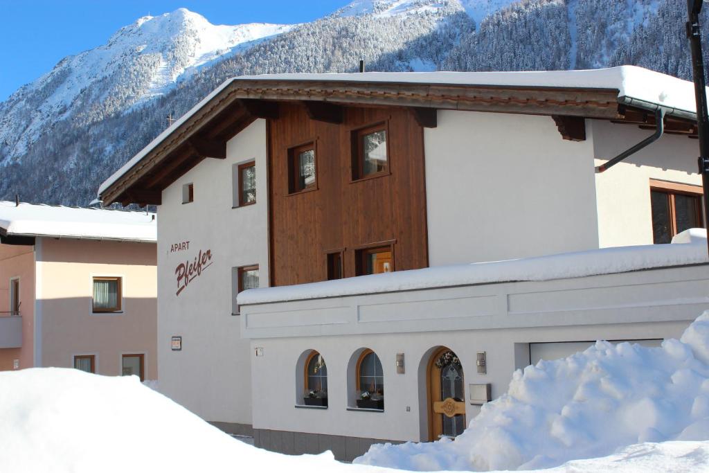 Apart Pfeifer - 1