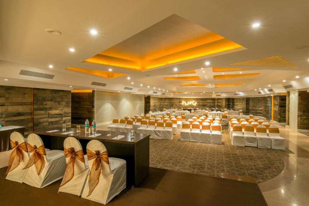 مركز الأعمال